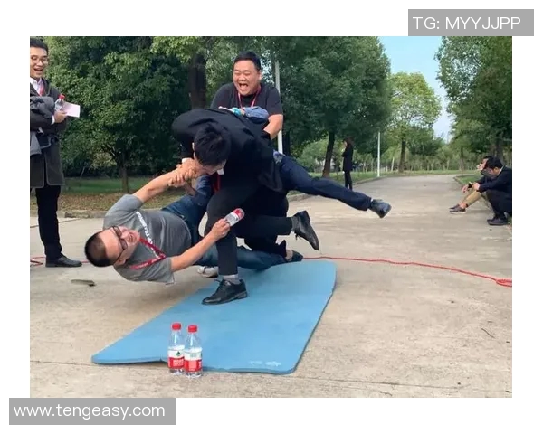 重庆滑板队攻势升级揭秘:技术革新与团队协作的完美结合 重庆滑板队攻势升级揭秘:技术革新与团队协作的完美结合