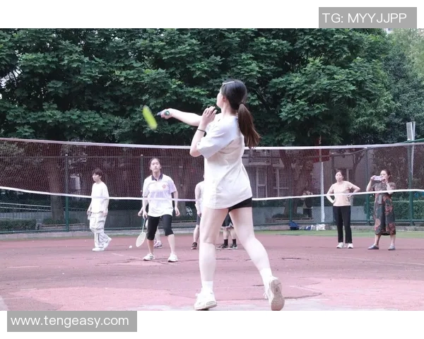 武汉羽毛球队反击之路:胜利与失利交织的精彩瞬间分析 武汉羽毛球队反击之路:胜利与失利交织的精彩瞬间分析