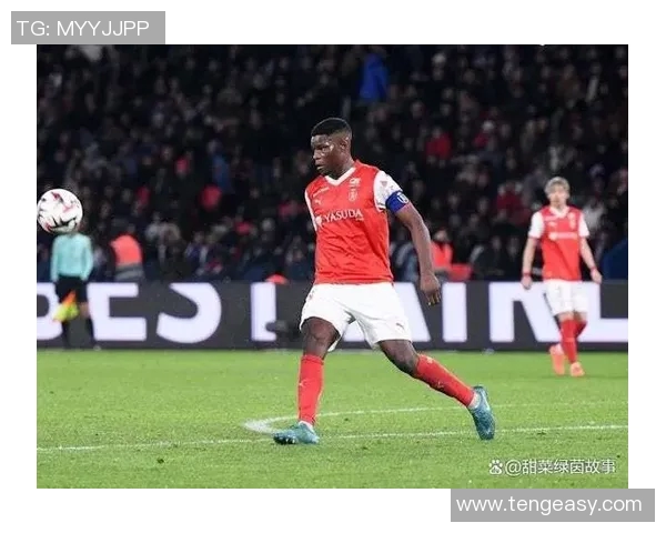 法国杯激战昂热与巴黎争锋谁能在这场对决中笑到最后