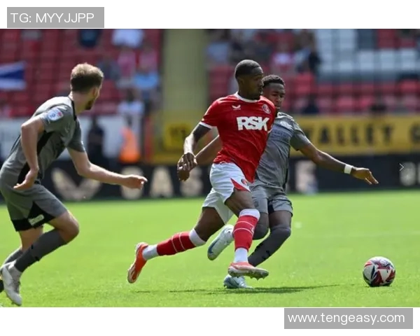 英甲激战查尔顿迎战斯文登双方争夺关键积分展现实力与决心