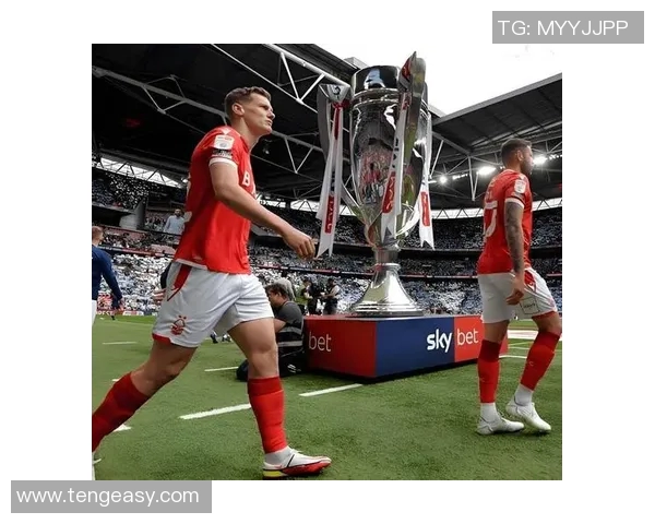 西布朗与谢周三的精彩对决揭示英冠联赛的激烈竞争与球队实力较量