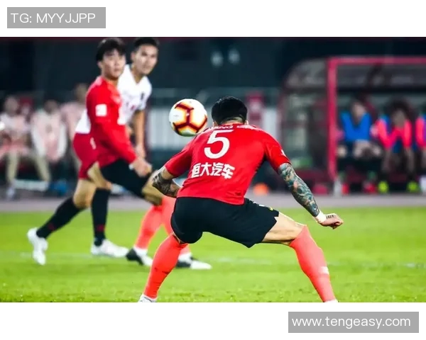 恒大与亚泰比赛因故延期球迷期待新赛程公布 恒大与亚泰比赛因故延期球迷期待新赛程公布