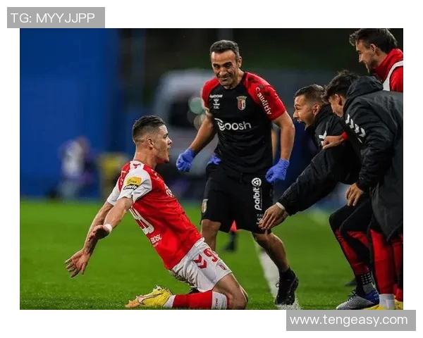 格勒诺布与圣红星的激烈对决揭示了足球战术的博弈与球队实力的较量