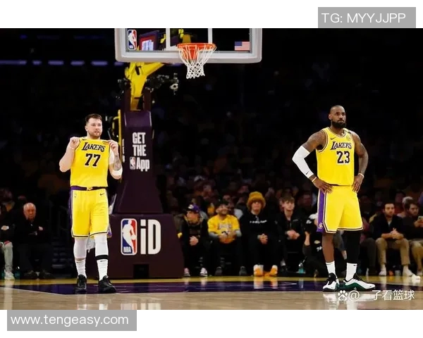 2016年11月5日湖人与勇士的激烈对决回顾与精彩瞬间分析 2016年11月5日湖人与勇士的激烈对决回顾与精彩瞬间分析