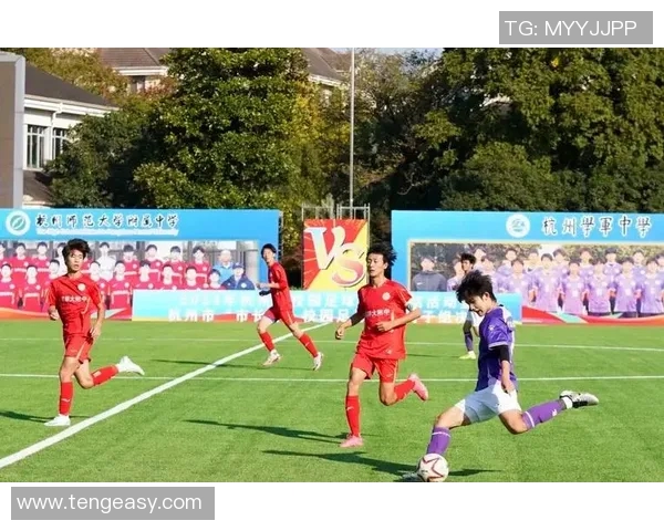 杭州足球队中路突破革新探索新战术助力球队崛起与发展 杭州足球队中路突破革新探索新战术助力球队崛起与发展