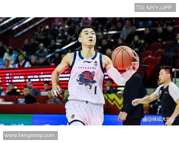 高诗岩的篮球之路：从青涩少年到职业赛场的璀璨明星